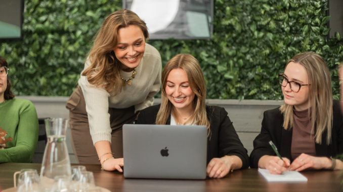 contentkalender planning team web wings